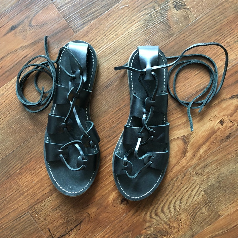 Made well tie up sandals